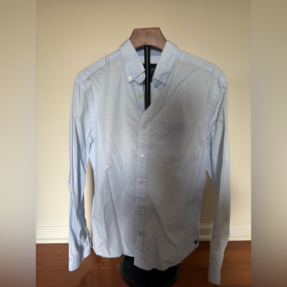 American Eagle Men’s Blue Dot Button Down Shirt M‎